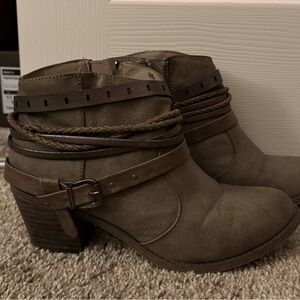 Jellypop Booties - Grayish Brown